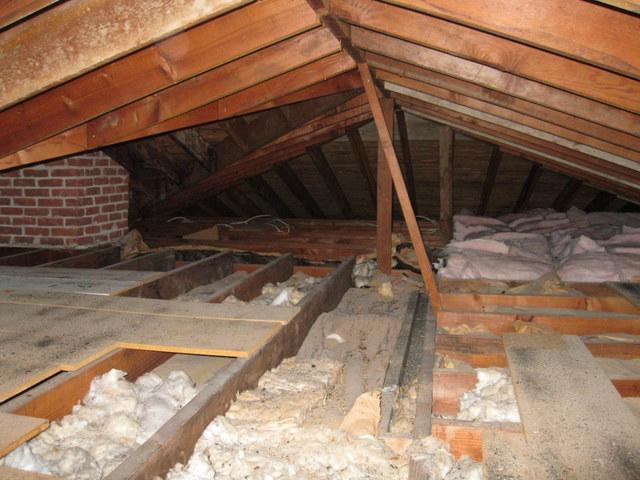 How to Spot Poor Attic Insulation (Without Going in Your Attic)